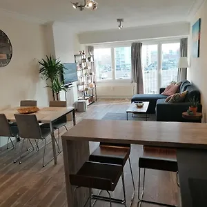 Apartment Vlak Aan Zee, Ostende